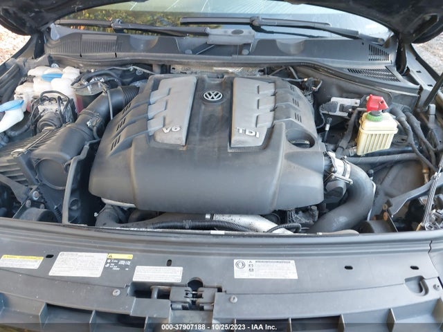 WVGEP9BPXED012894 Volkswagen Touareg Lux