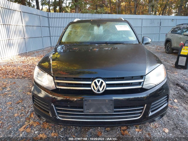WVGEP9BPXED012894 Volkswagen Touareg Lux
