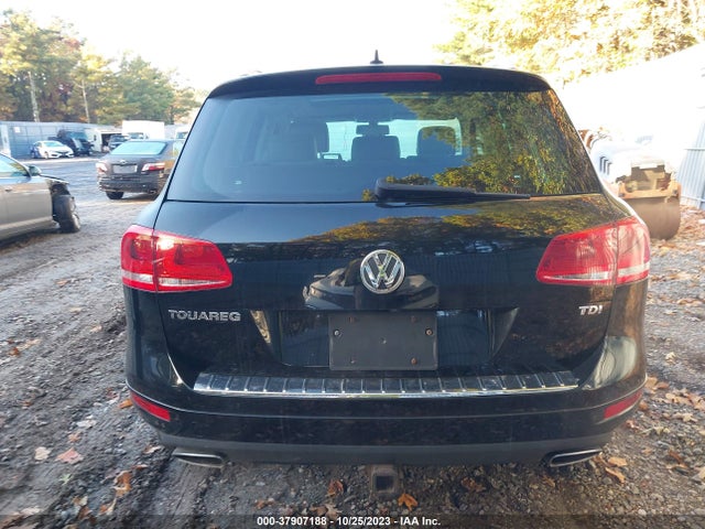 WVGEP9BPXED012894 Volkswagen Touareg Lux