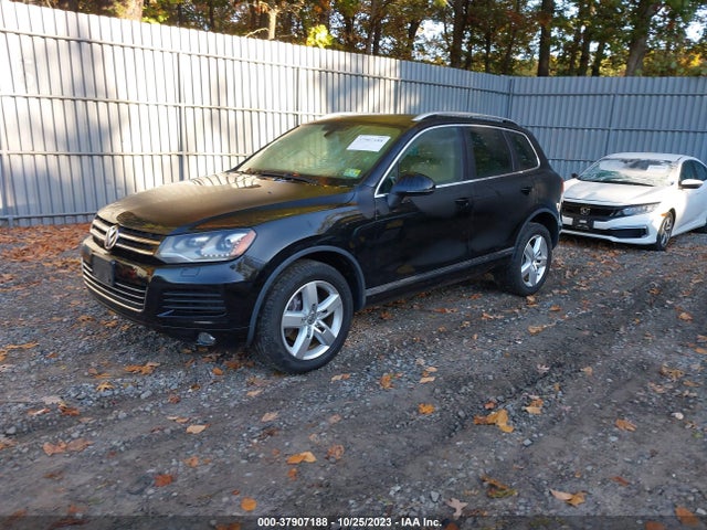 WVGEP9BPXED012894 Volkswagen Touareg Lux