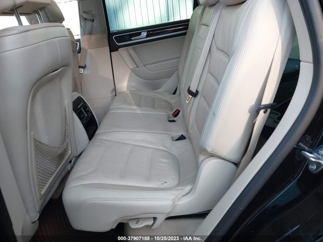 WVGEP9BPXED012894 Volkswagen Touareg Lux