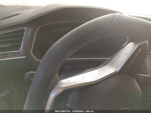 3VVCB7AX1PM121656 Volkswagen Tiguan 2.0t Se R-line Black