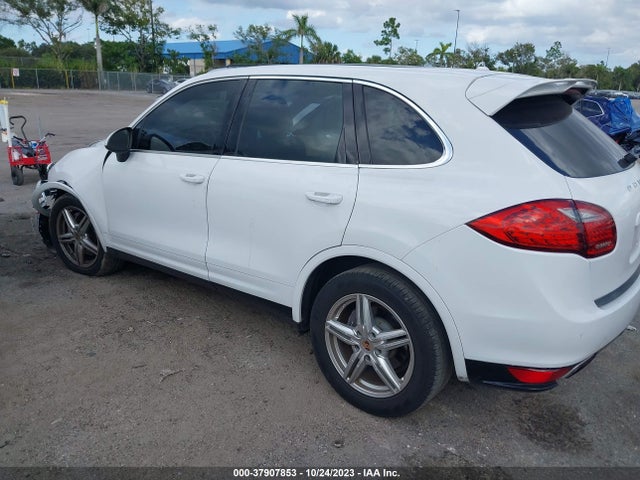 2014 PORSCHE CAYENNE WP1AA2A26ELA96198 Photo 2
