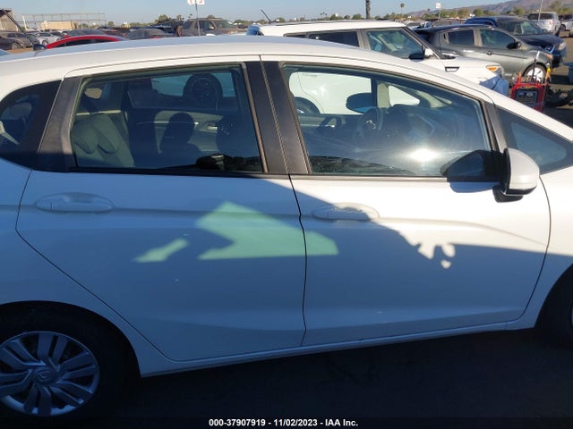 Honda FIT LX 2017 JHMGK5H51HS020116 Image 14