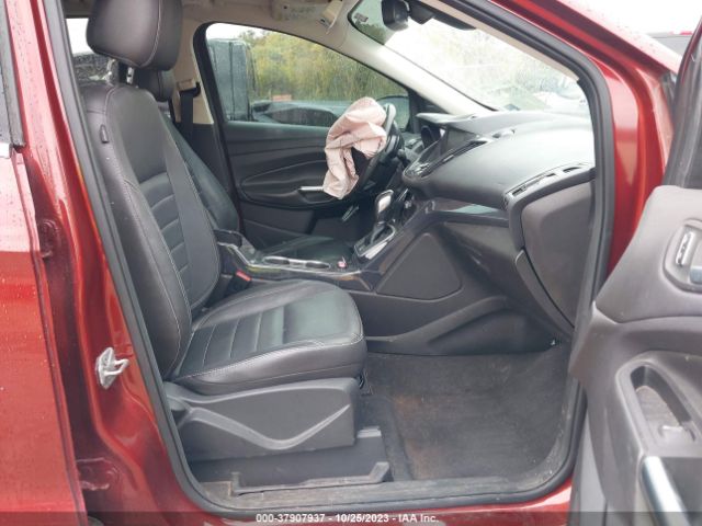 1FMCU0J99EUA20791 Ford Escape Titanium