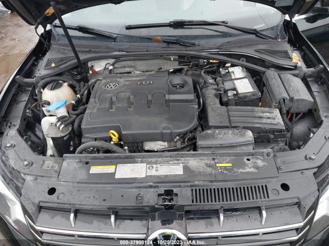 1VWBV7A36FC084860 Volkswagen Passat 2.0l Tdi Se W/sunroof