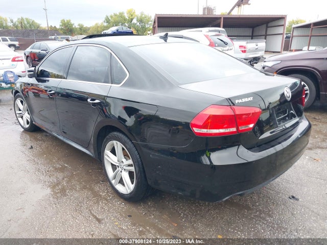 1VWBV7A36FC084860 Volkswagen Passat 2.0l Tdi Se W/sunroof
