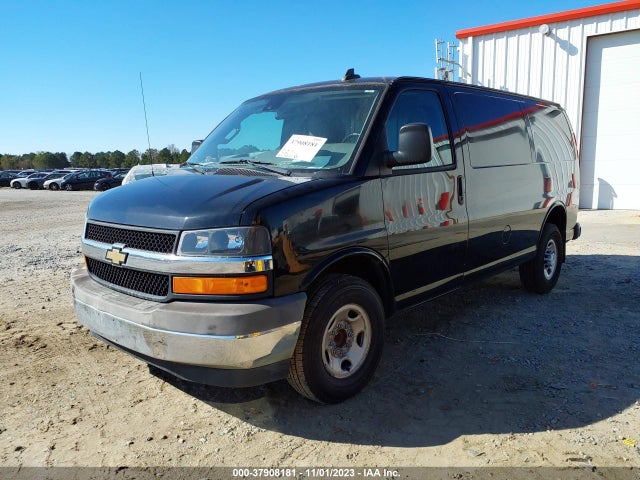 Chevrolet EXPRESS CARGO VAN 2019 1GCWGAFP8K1228292 Image 2