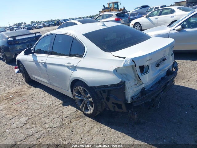 BMW 330i Xdrive 2018 WBA8D9G59JNU70655 Image 3