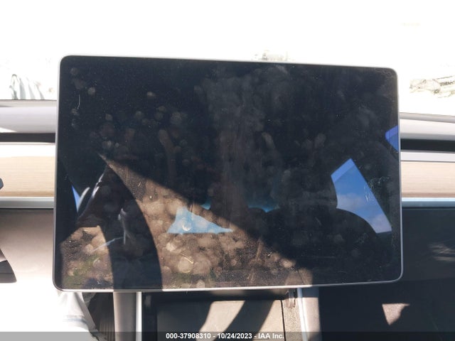 Tesla Model 3 Long Range 2018 5YJ3E1EB2JF119217 Image 7
