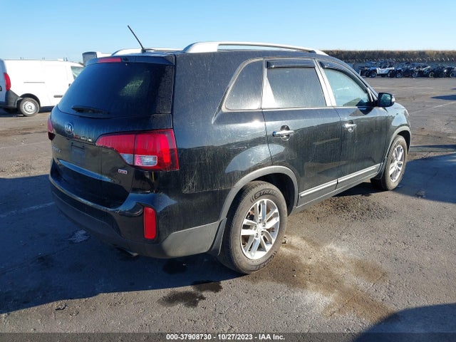 KIA SORENTO LX 2015 5XYKT4A64FG582360 Image 4
