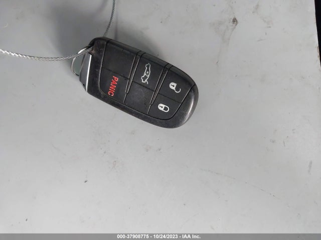2C3CCAAG9FH931210 Chrysler 300 Limited