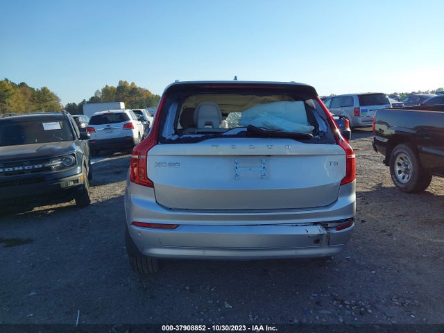 2022 VOLVO XC90 T5 MOMENTUM 7 PASSENGER VIN: YV4102CK1N1839540