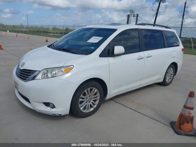 2012 TOYOTA SIENNA XLE V6 8 PASSENGER VIN: 5TDYK3DC5CS193587