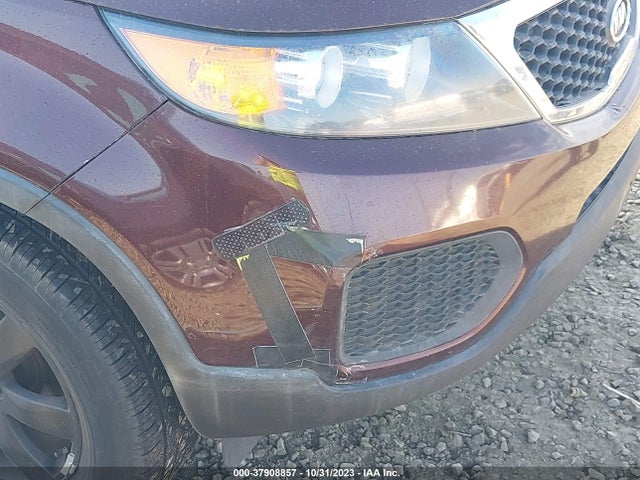 2013 KIA SORENTO LX VIN: 5XYKTDA2XDG318831