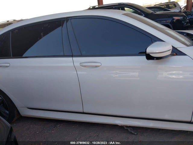 WBA7F0C34HGM21660 BMW 750i