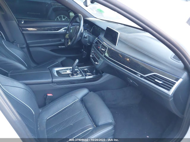 WBA7F0C34HGM21660 BMW 750i