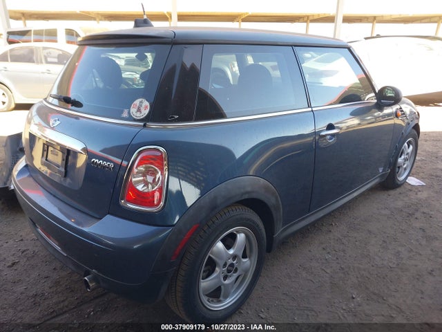 2011 MINI COOPER HARDTOP WMWSU3C53BT094220 Photo 3