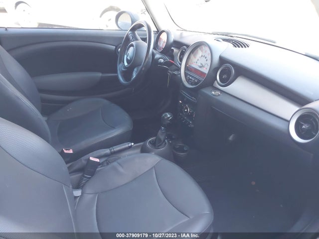 2011 MINI COOPER HARDTOP WMWSU3C53BT094220 Photo 4