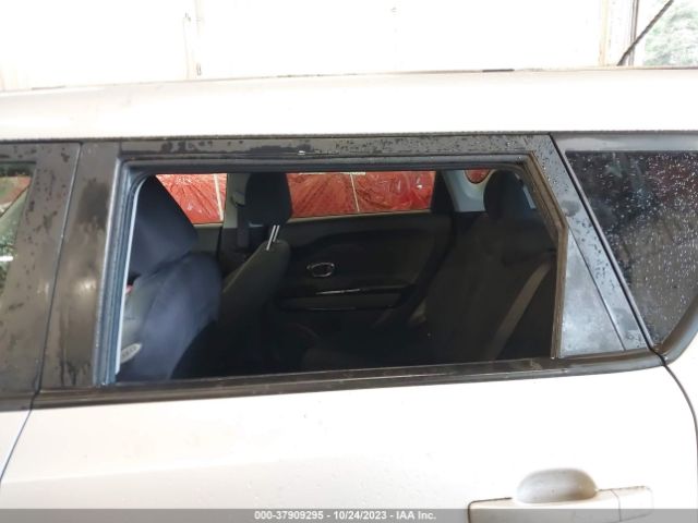 KNDJX3A51E7702838 KIA Soul !