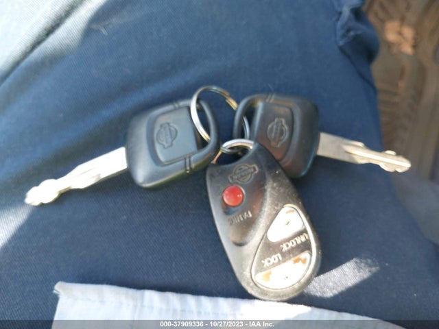 2001 NISSAN PATHFINDER SE VIN: JN8DR07Y71W519018