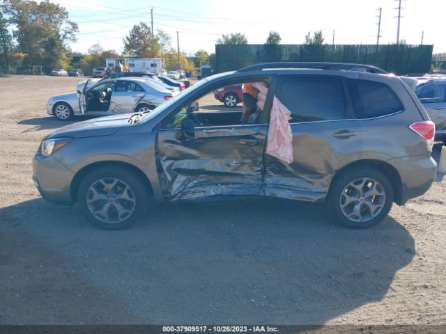 JF2SJAWC5JH575633 Subaru Forester Touring