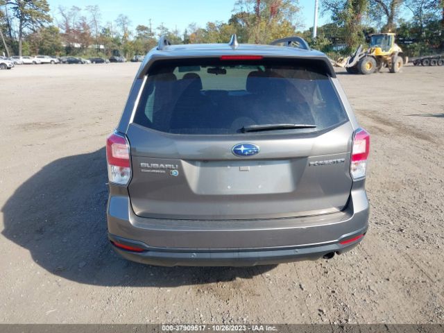 JF2SJAWC5JH575633 Subaru Forester Touring