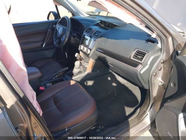 JF2SJAWC5JH575633 Subaru Forester Touring