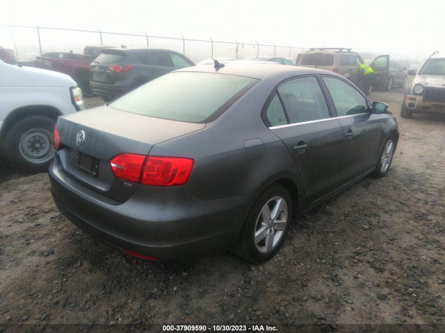 3VWLL7AJ6EM421579 Volkswagen Jetta Sedan Tdi W/premium