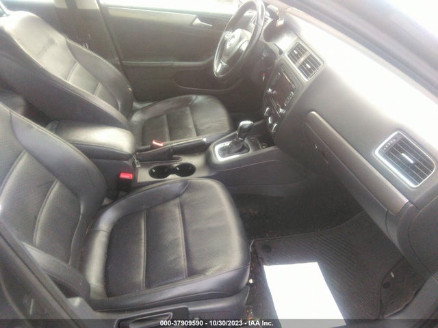 3VWLL7AJ6EM421579 Volkswagen Jetta Sedan Tdi W/premium