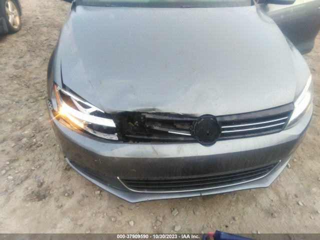 3VWLL7AJ6EM421579 Volkswagen Jetta Sedan Tdi W/premium