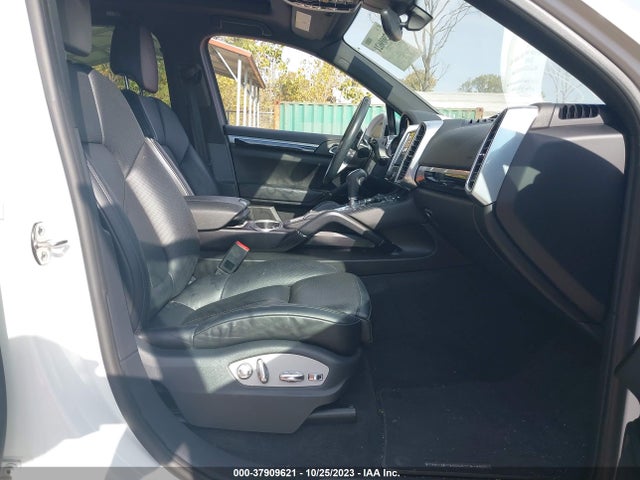 2018 PORSCHE CAYENNE WP1AA2A27JKA06329 Photo 4