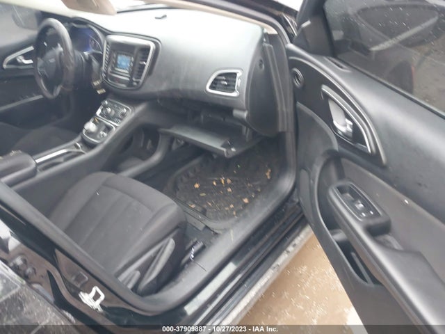 Chrysler 200 Limited 2015 1C3CCCAB6FN721445 Image 5