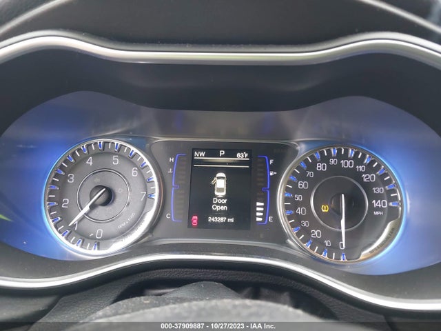 Chrysler 200 Limited 2015 1C3CCCAB6FN721445 Image 7