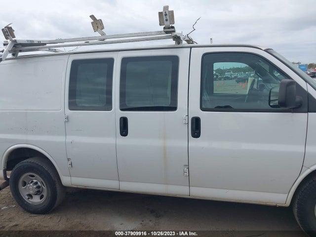 Chevrolet EXPRESS CARGO VAN 2017 1GCWGAFF2H1116829 Image 13