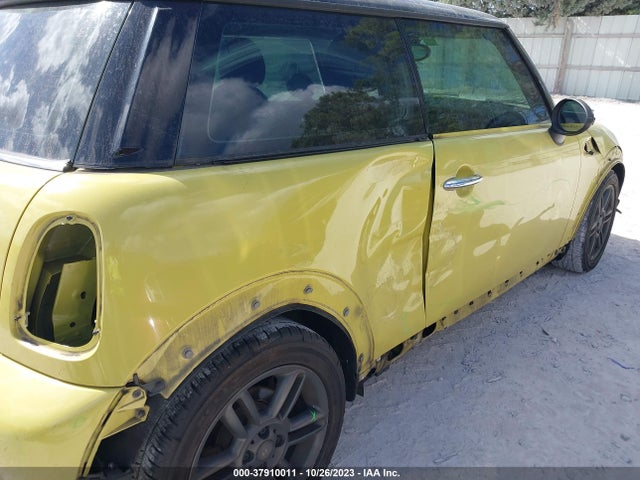 2011 MINI COOPER HARDTOP WMWSU3C5XBTX95921 Photo 5