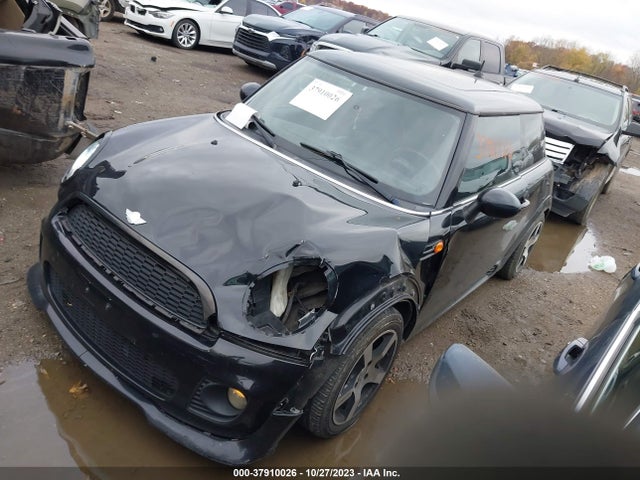 2011 MINI COOPER WMWSU3C52BT251283 Photo 1