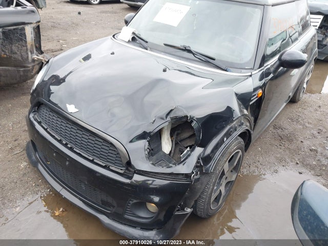 2011 MINI COOPER WMWSU3C52BT251283 Photo 5