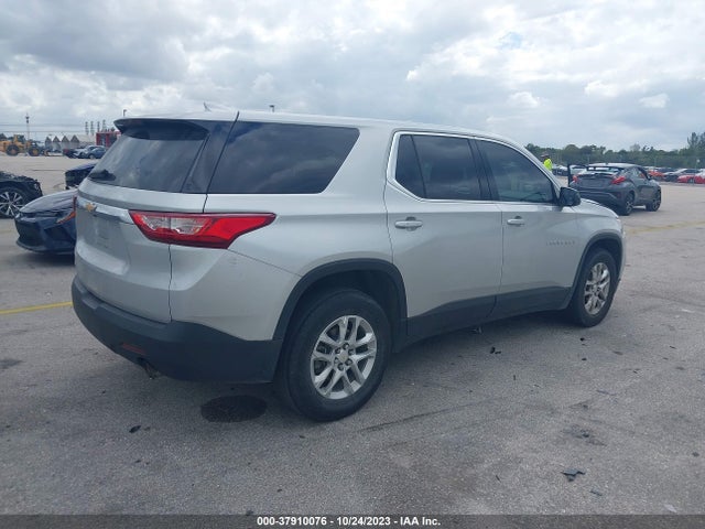 Chevrolet Traverse Ls 2018 1GNERFKWXJJ283607 Image 4