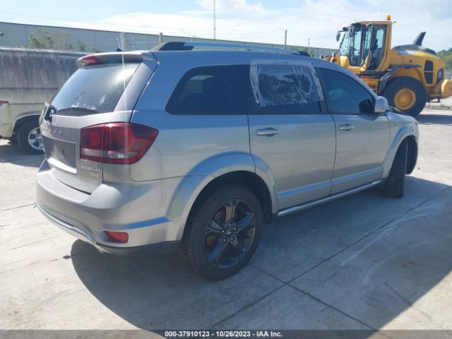 3C4PDCGG4JT339601 Dodge Journey Crossroad