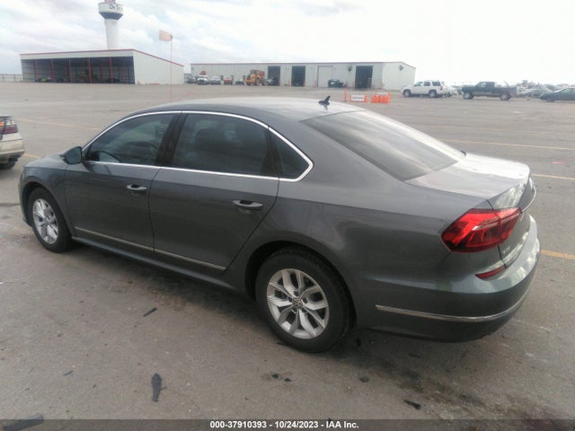 1VWAT7A32HC060513 Volkswagen Passat 1.8t S