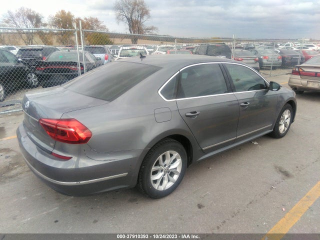 1VWAT7A32HC060513 Volkswagen Passat 1.8t S