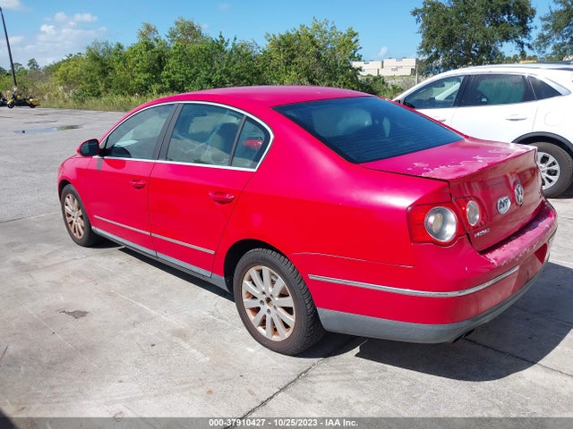 2008 VOLKSWAGEN PASSAT SEDAN WVWJK73C58E066801 Photo 2