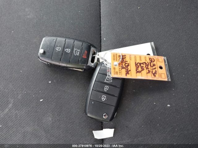 KNDJP3A58K7016078 KIA SOUL +