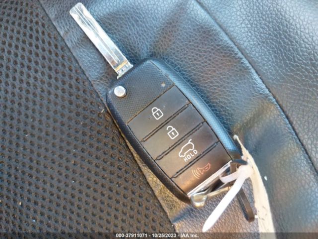 KNDMB5C13F6050622 KIA SEDONA LX