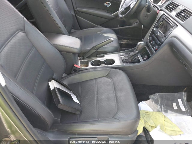 1VWBN7A38EC041491 Volkswagen Passat Tdi Se W/sunroof & Nav