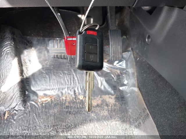 2019 MITSUBISHI ECLIPSE CROSS ES VIN: JA4AT3AA4KZ033905