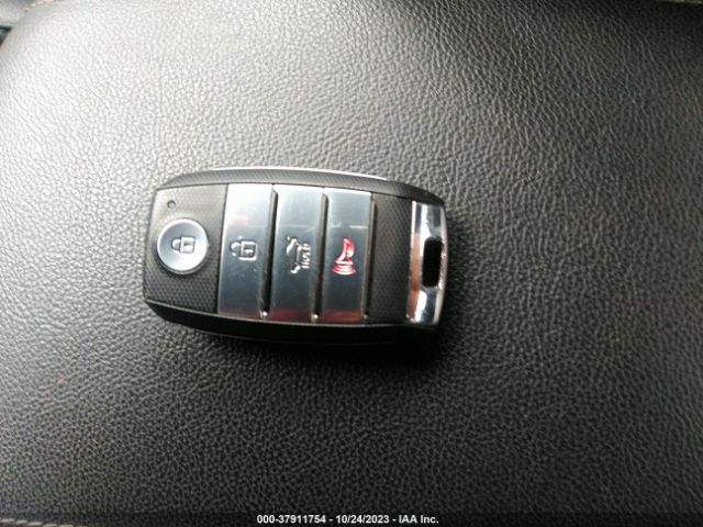 5XXGT4L33LG377458 KIA Optima S