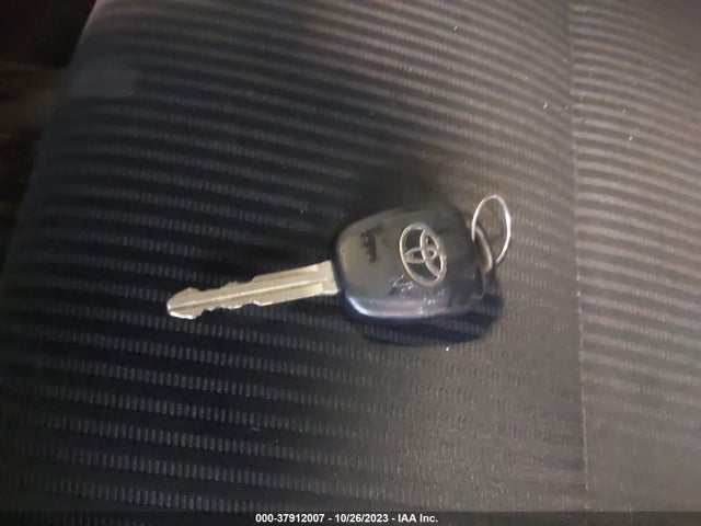 Toyota RAV4 LE 2018 2T3ZFREV7JW465628 Image 11