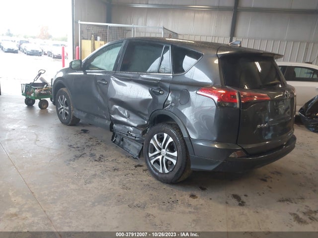 Toyota RAV4 LE 2018 2T3ZFREV7JW465628 Image 3